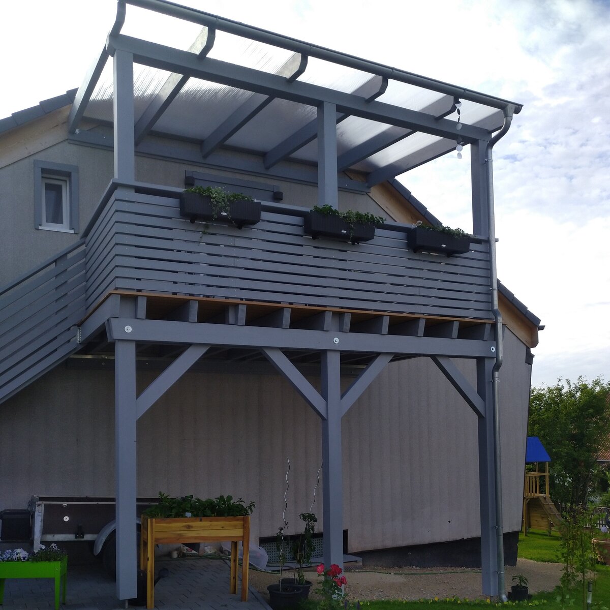 Balkonanlage Ueberdachung Außentreppe
