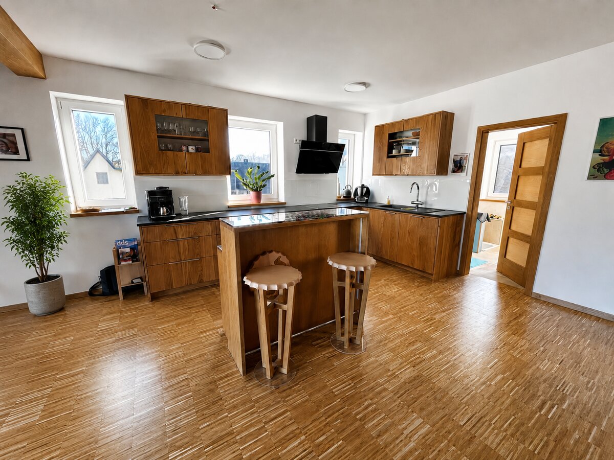 Kücheninnenausbau aus Holz nach Maß von der Schreinerei Finsterer